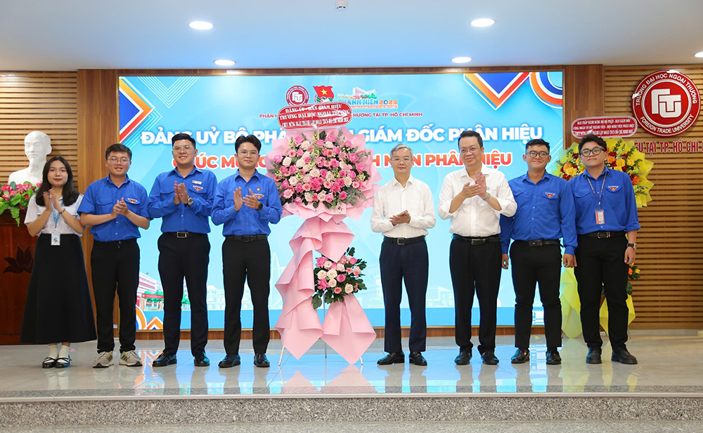 lan-toa-khat-vong-cong-hien-ky-niem-95-nam-ngay-thanh-lap-doan-tncs-hcm-4