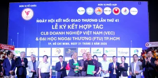 phan-hieu-truong-dh-ngoai-thuong-ky-ket-hop-tac-chien-luoc-voi-clb-doanh-nghiep-vn-2