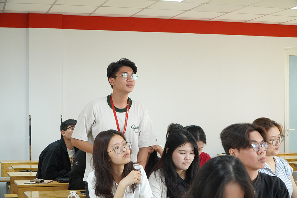 phan-hieu-truong-dh-ngoai-thuong-phoi-hop-voi-starttrain-workshop-5