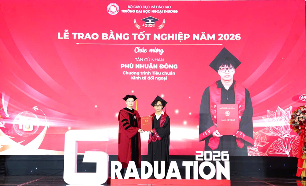 dau-moc-truong-thanh-va-tiep-noi-le-trao-bang-tot-nghiep-thang-04-2026-8