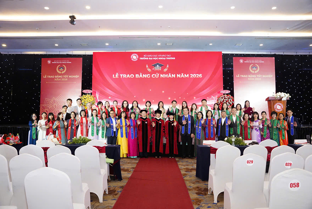 dau-moc-truong-thanh-va-tiep-noi-le-trao-bang-tot-nghiep-thang-04-2026-9