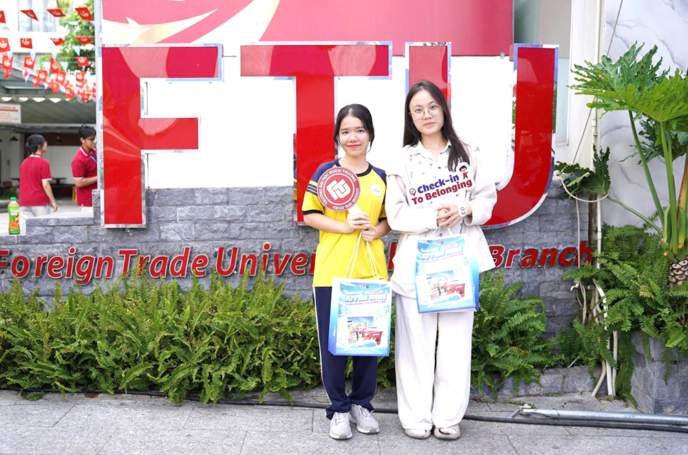 ngay-hoi-tuyen-sinh-con-duong-ra-bien-lon-tai-phan-hieu-truong-dh-ngoai-thuong-tphcm-2026-24