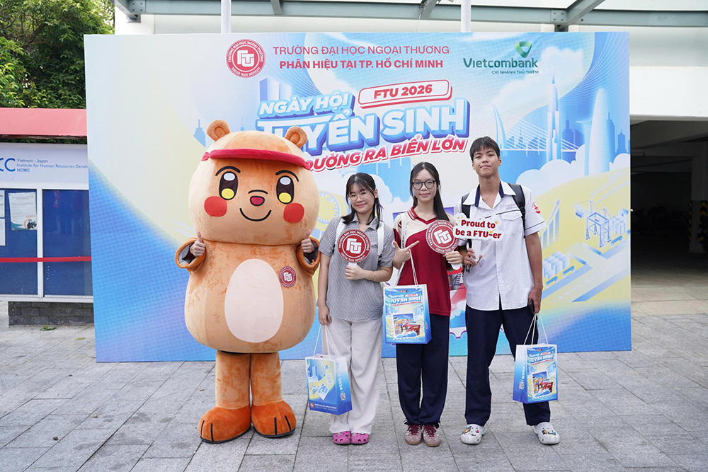 ngay-hoi-tuyen-sinh-con-duong-ra-bien-lon-tai-phan-hieu-truong-dh-ngoai-thuong-tphcm-2026-25