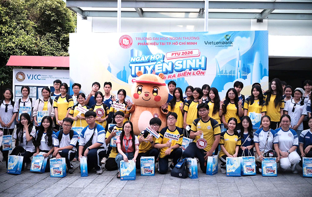 ngay-hoi-tuyen-sinh-con-duong-ra-bien-lon-tai-phan-hieu-truong-dh-ngoai-thuong-tphcm-2026-28