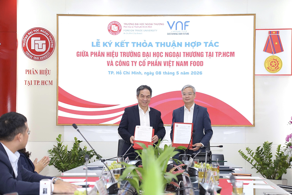 ph-truong-dh-ngoai-thuong-tai-tphcm-hop-tac-cty-cp-viet-nam-food-cty-sondoong-labs-4