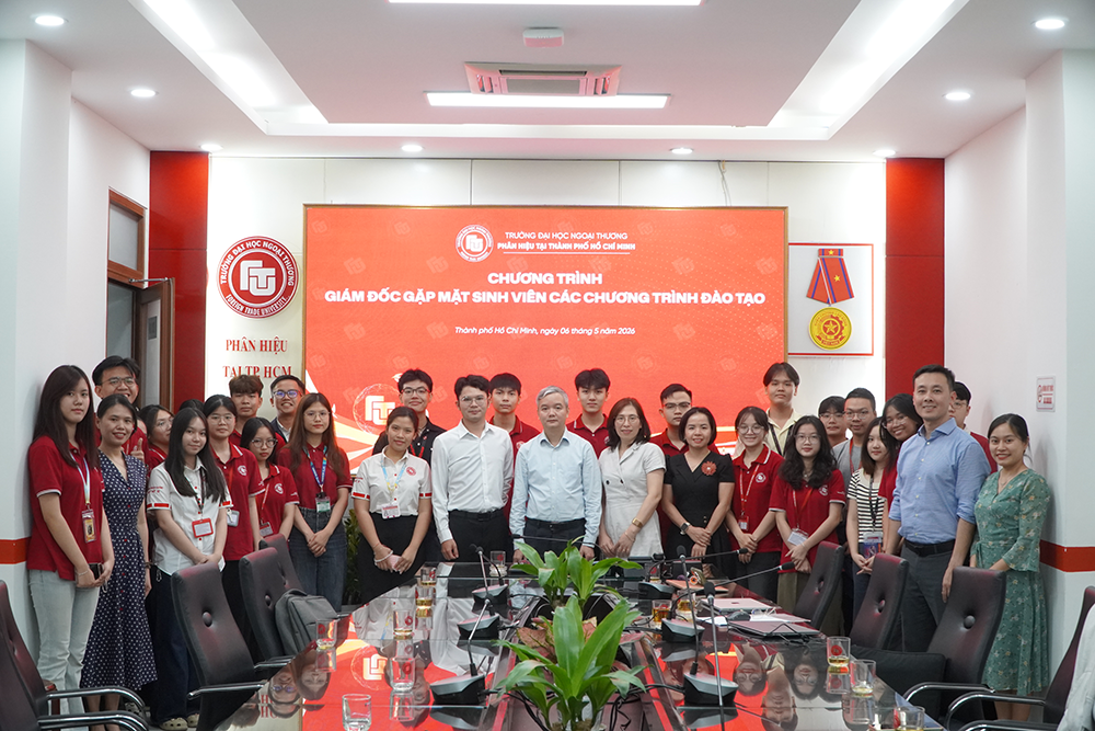 tang-cuong-ket-noi-lan-toa-tinh-than-dong-hanh-cung-sv-tai-phan-hieu-truong-dh-ngoai-thuong-tai-tphcm-4