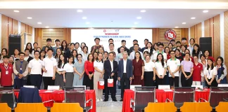 tu-phu-pham-den-chuoi-gia-tri-toan-cau-sv-ph-truong-dh-ngoai-thuong-tai-tphcm-10
