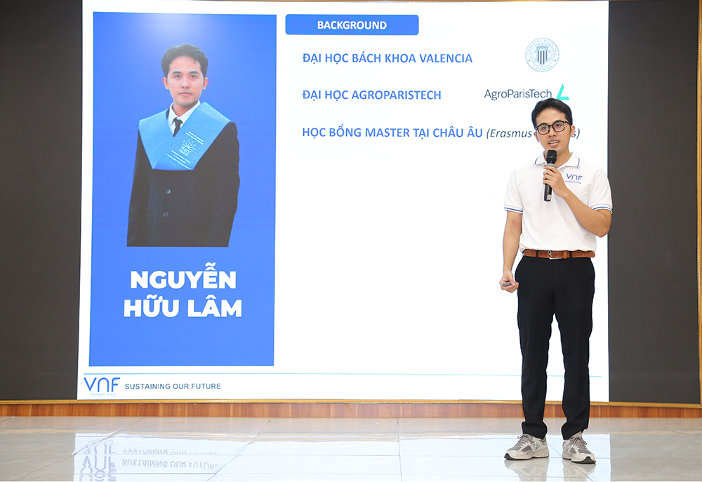tu-phu-pham-den-chuoi-gia-tri-toan-cau-sv-ph-truong-dh-ngoai-thuong-tai-tphcm-5