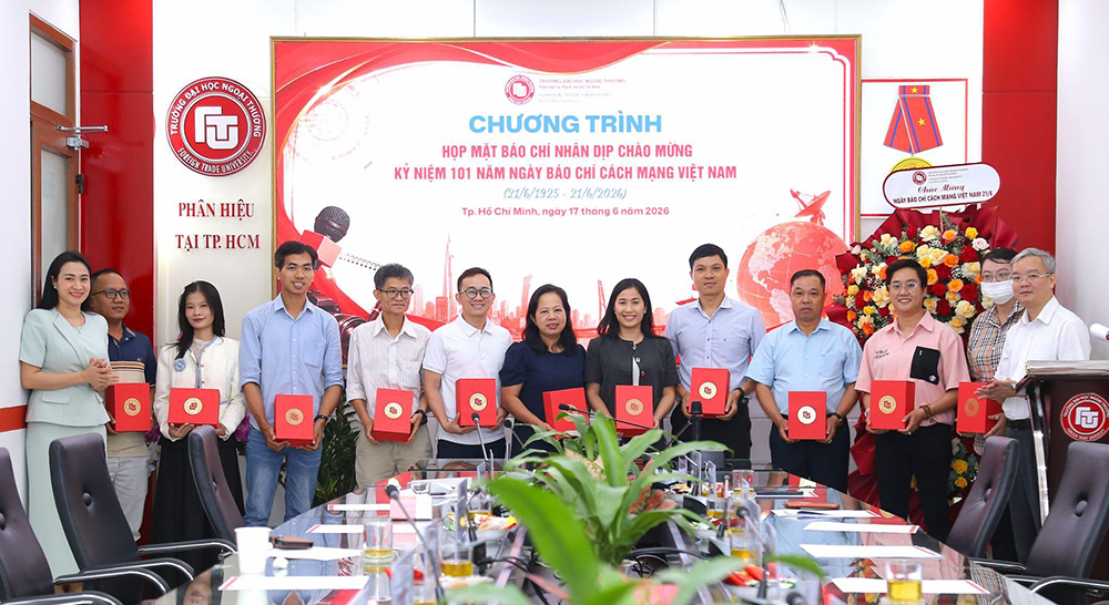 hop-mat-bao-chi-chao-mung-ky-niem-101-nam-ngay-bao-chi-cach-mang-vn-5