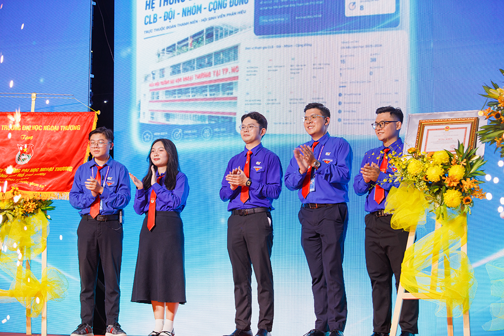 ky-niem-30-nam-thanh-lap-doan-tncs-hcm-phan-hieu-29