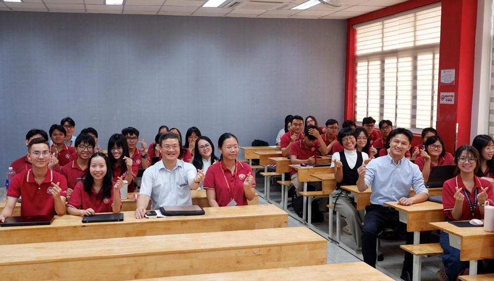 khoi-dau-nam-hoc-moi-2026-2027-lan-toa-tinh-than-doi-moi-10