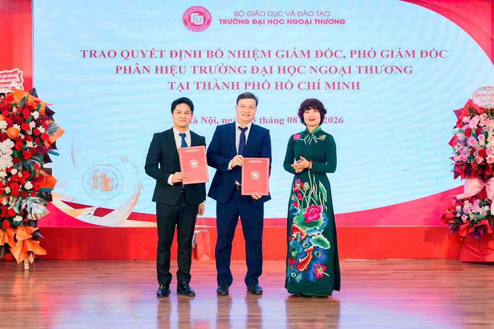 phan-hieu-truong-dh-ngoai-thuong-tb-qđ-ve-cong-tac-nhan-su-ban-giam-doc-1
