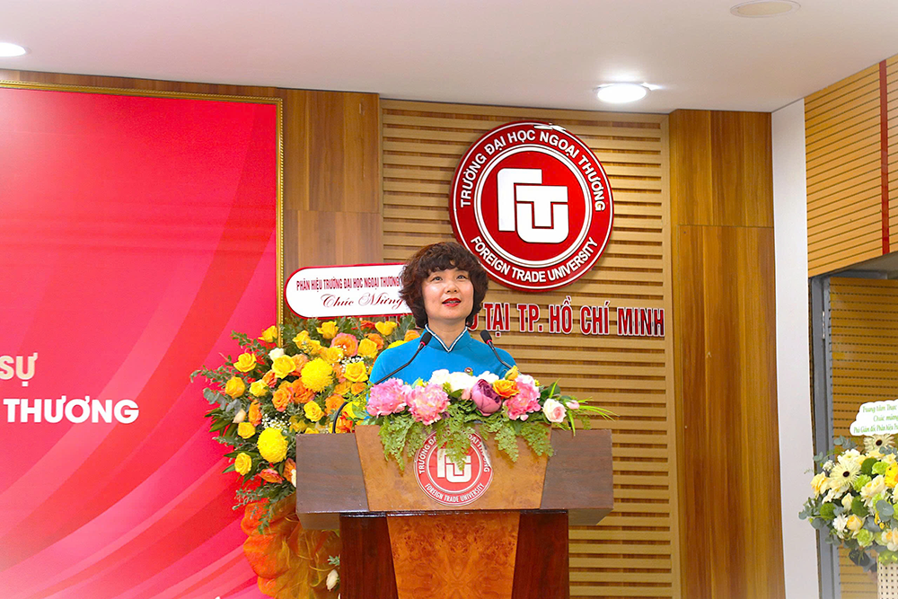 phan-hieu-truong-dh-ngoai-thuong-tb-qđ-ve-cong-tac-nhan-su-ban-giam-doc-2