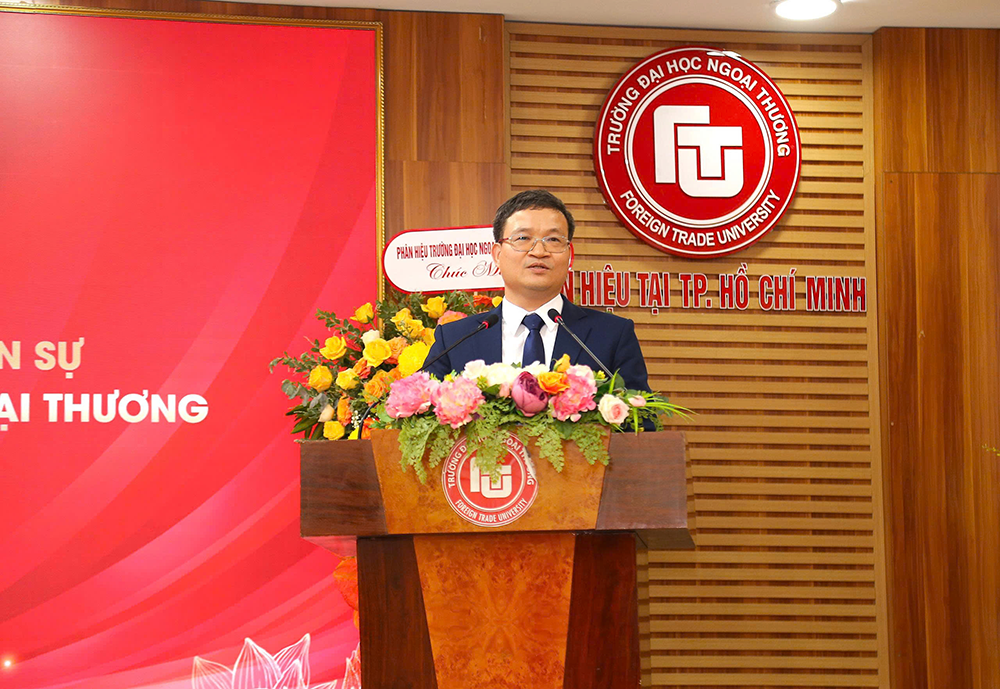 phan-hieu-truong-dh-ngoai-thuong-tb-qđ-ve-cong-tac-nhan-su-ban-giam-doc-3
