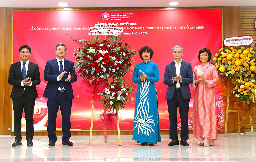 phan-hieu-truong-dh-ngoai-thuong-tb-qđ-ve-cong-tac-nhan-su-ban-giam-doc-4