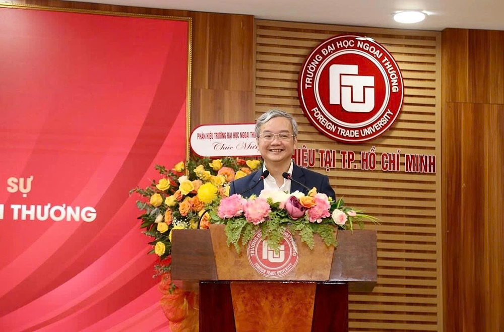 phan-hieu-truong-dh-ngoai-thuong-tb-qđ-ve-cong-tac-nhan-su-ban-giam-doc-6