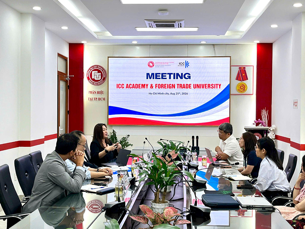 tu-giang-duong-den-thuong-mai-toan-cau-2