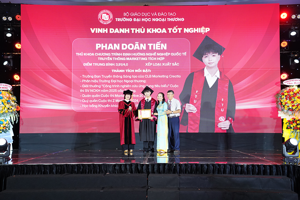 le-trao-bang-tot-nghiep-cua-the-he-dong-hanh-cung-su-chuyen-minh-cua-ph-5