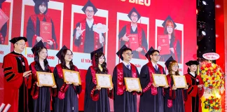 le-trao-bang-tot-nghiep-cua-the-he-dong-hanh-cung-su-chuyen-minh-cua-ph-8