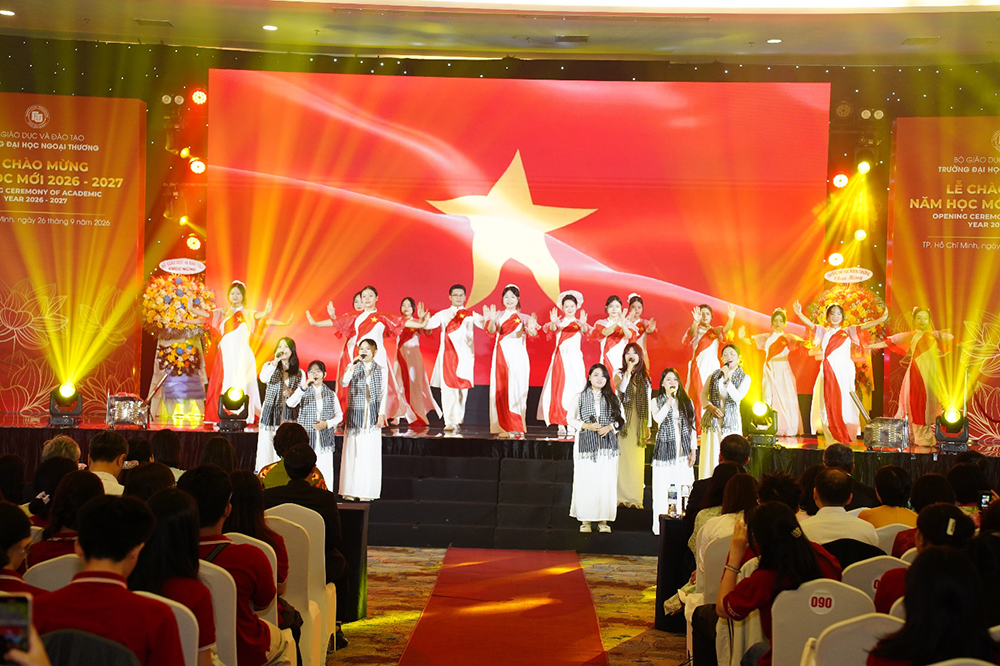 tieng-trong-khai-truong-dau-tien-tai-phan-hieu-10