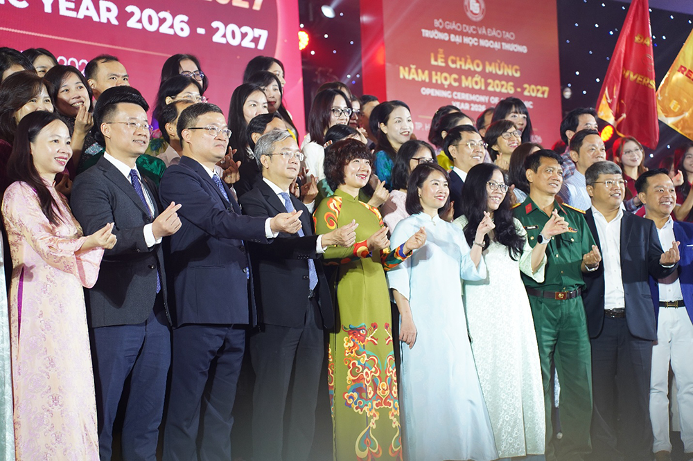 tieng-trong-khai-truong-dau-tien-tai-phan-hieu-20