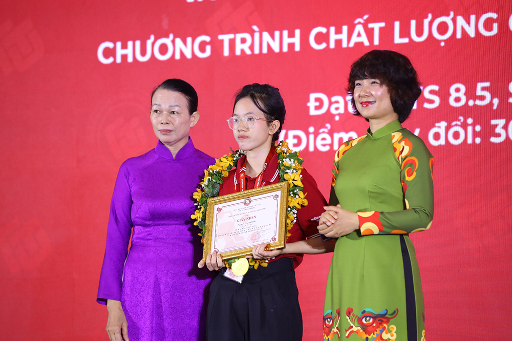 tieng-trong-khai-truong-dau-tien-tai-phan-hieu-4
