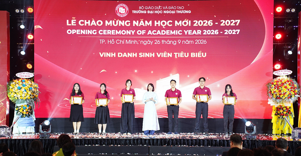 tieng-trong-khai-truong-dau-tien-tai-phan-hieu-6
