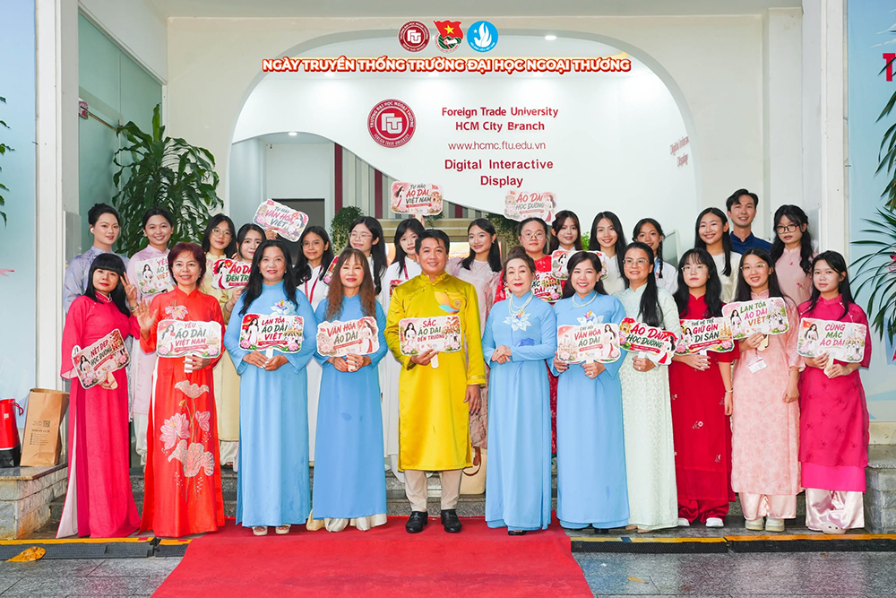 ftu-day-2026-tong-vinh-trang-phuc-dan-toc-1